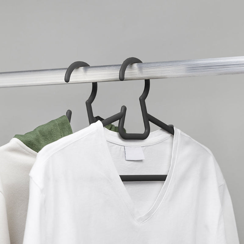 DecoBella Plastic Clothes Hanger (Set Of 6)