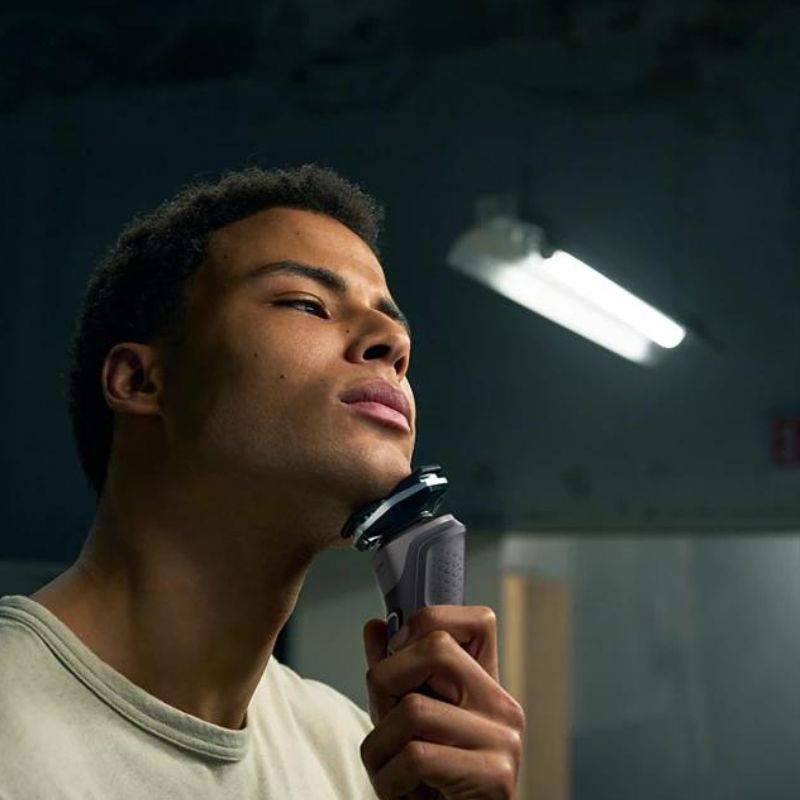 Shaver Series 5000 Wet & Dry Electric Shaver