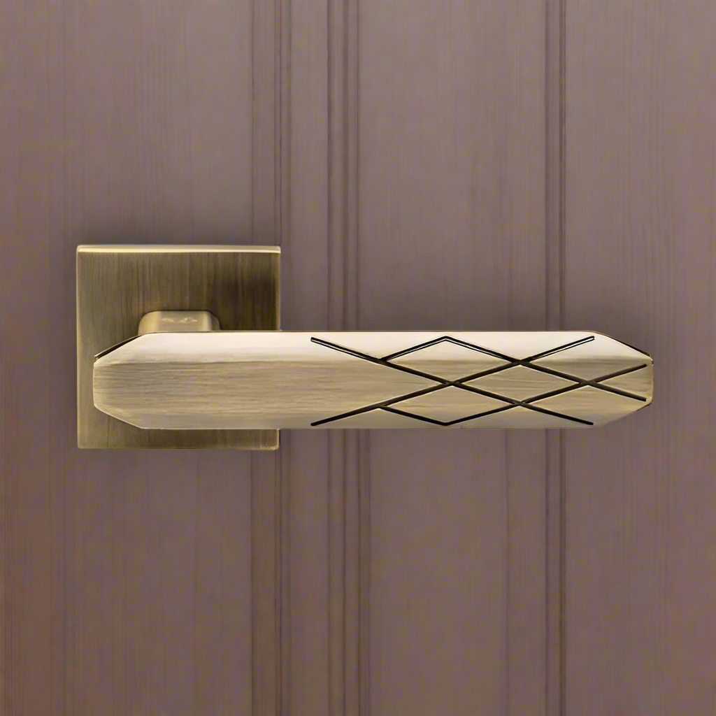 EuroArt Lever Handle on Rose With Escutheons