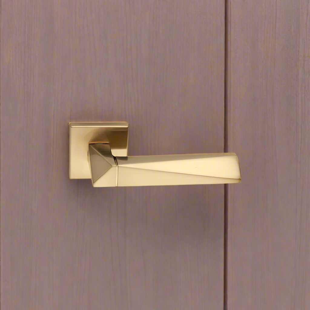 EuroArt Lever Handle on Rose With Escutheons