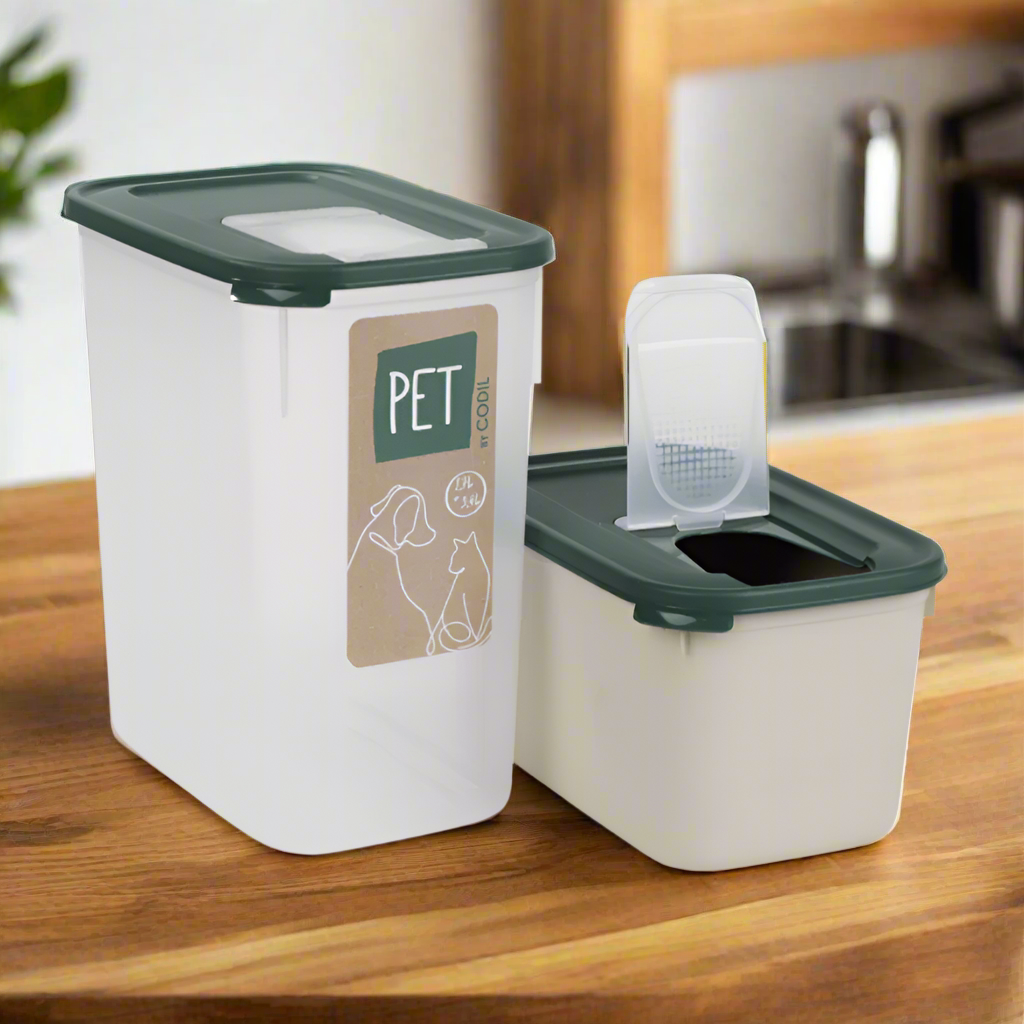Pet Food Containers with Pouring Spout
