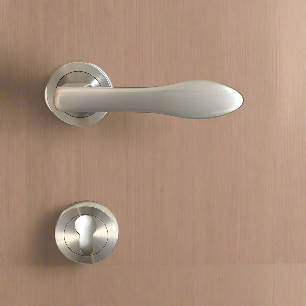 Handle on Rose Arrow SN