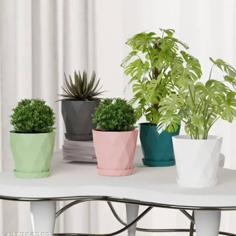 Home Decor - Pots & Vases - Plastic Pots