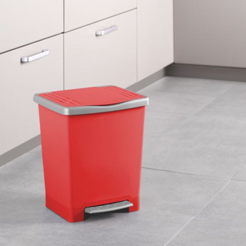 Pedal Dust Bin Millenium Red