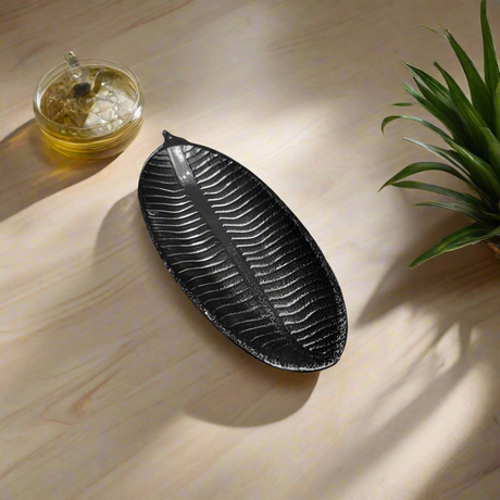 Pineapple leaf Serving Tray Black