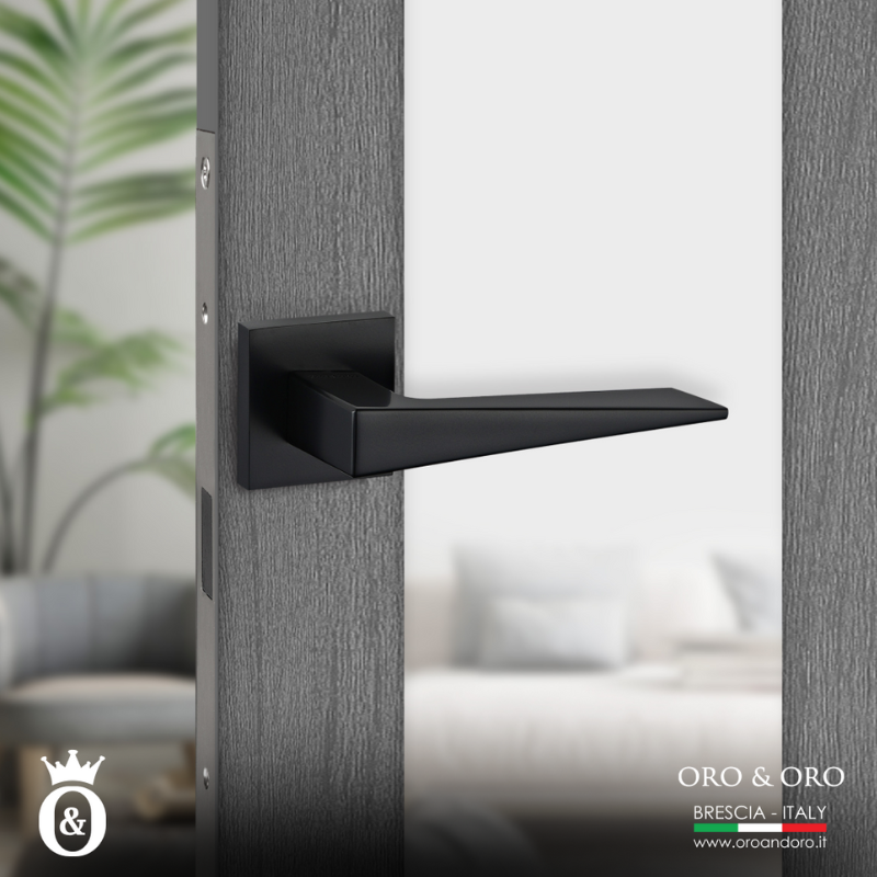 Handle on Straight Square Rose