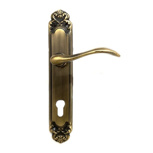 Lever Handle With Key Hole MAB